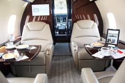 Challenger 300 N91910