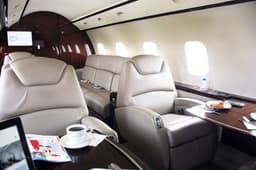 Challenger 300 N91910