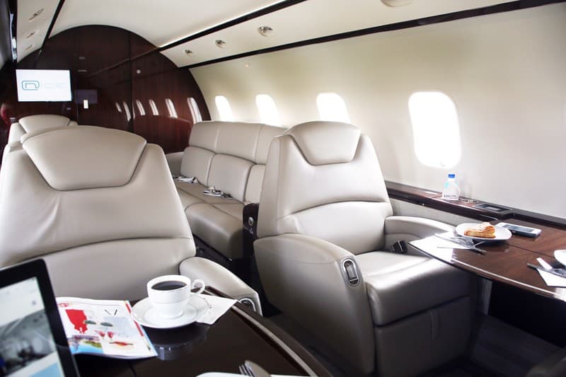 Challenger 300 N91910