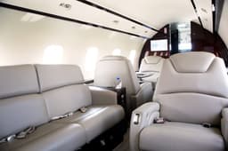 Challenger 300 N91910