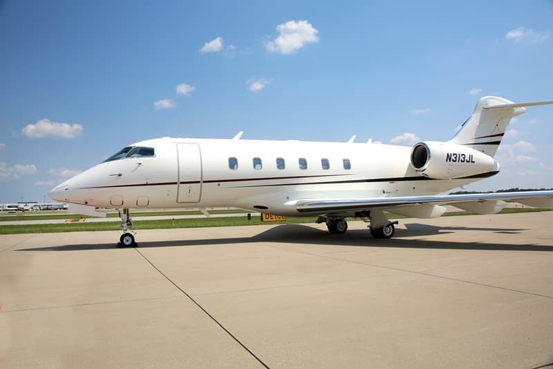 Challenger 300 N91910