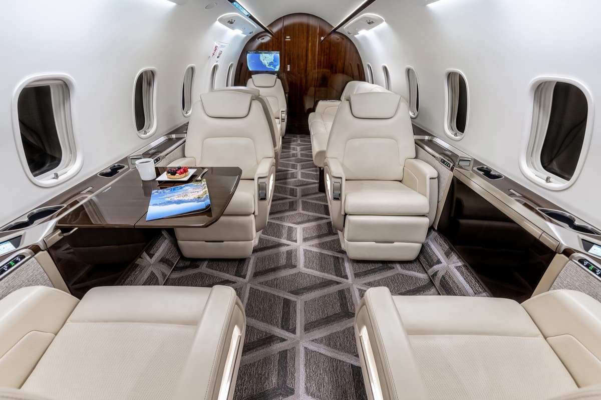 Challenger 350 N923JL