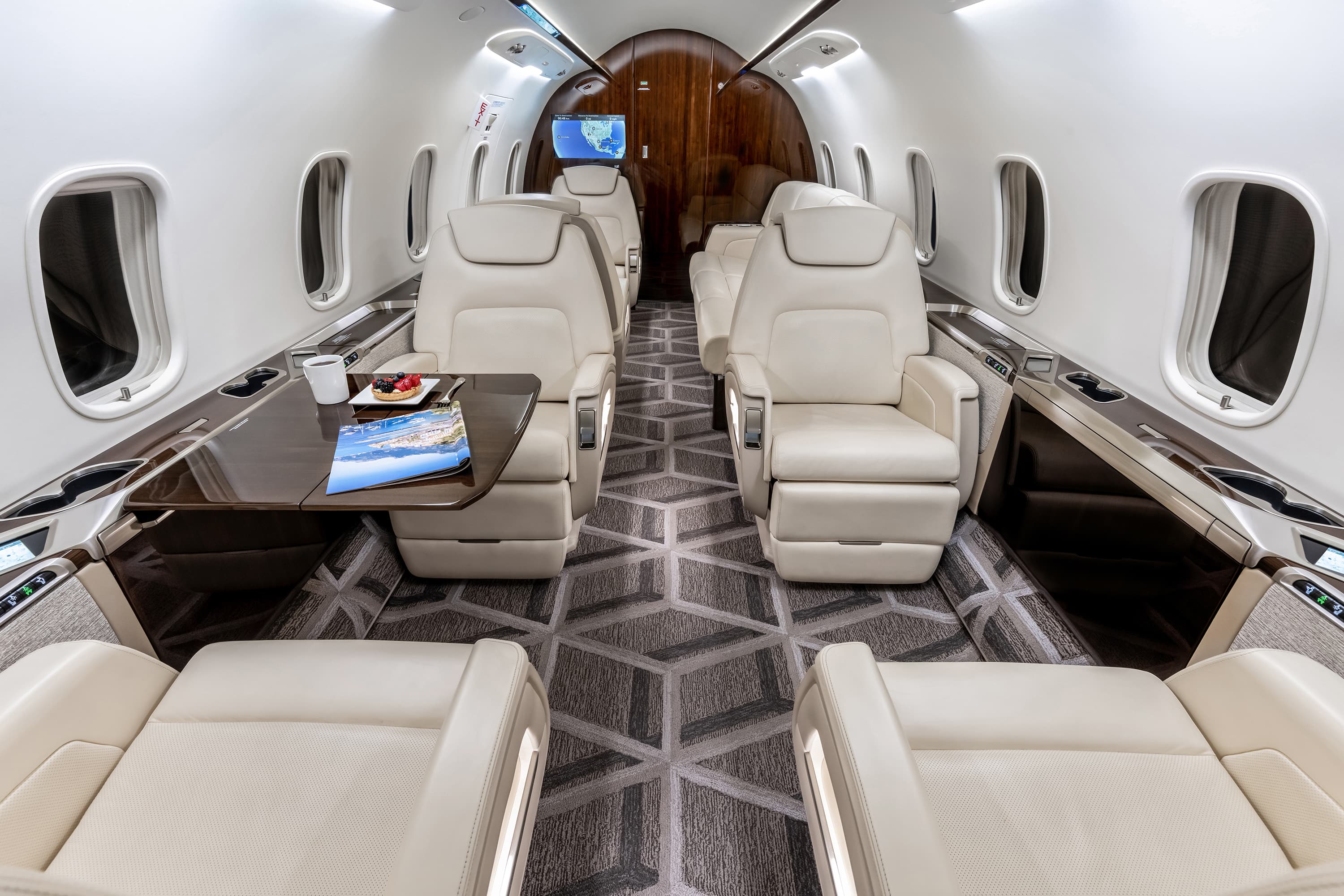 Challenger 350 N923JL