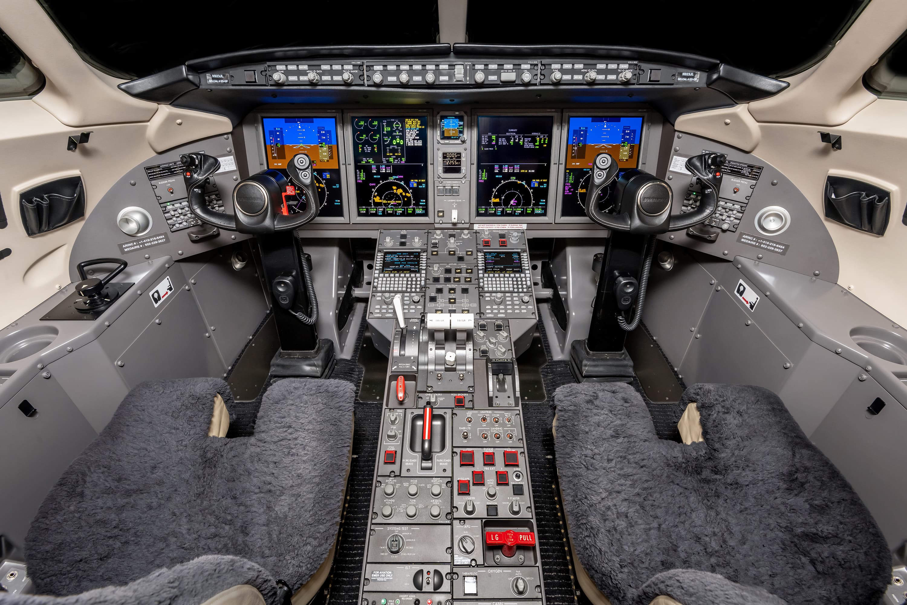 Challenger 350 N923JL