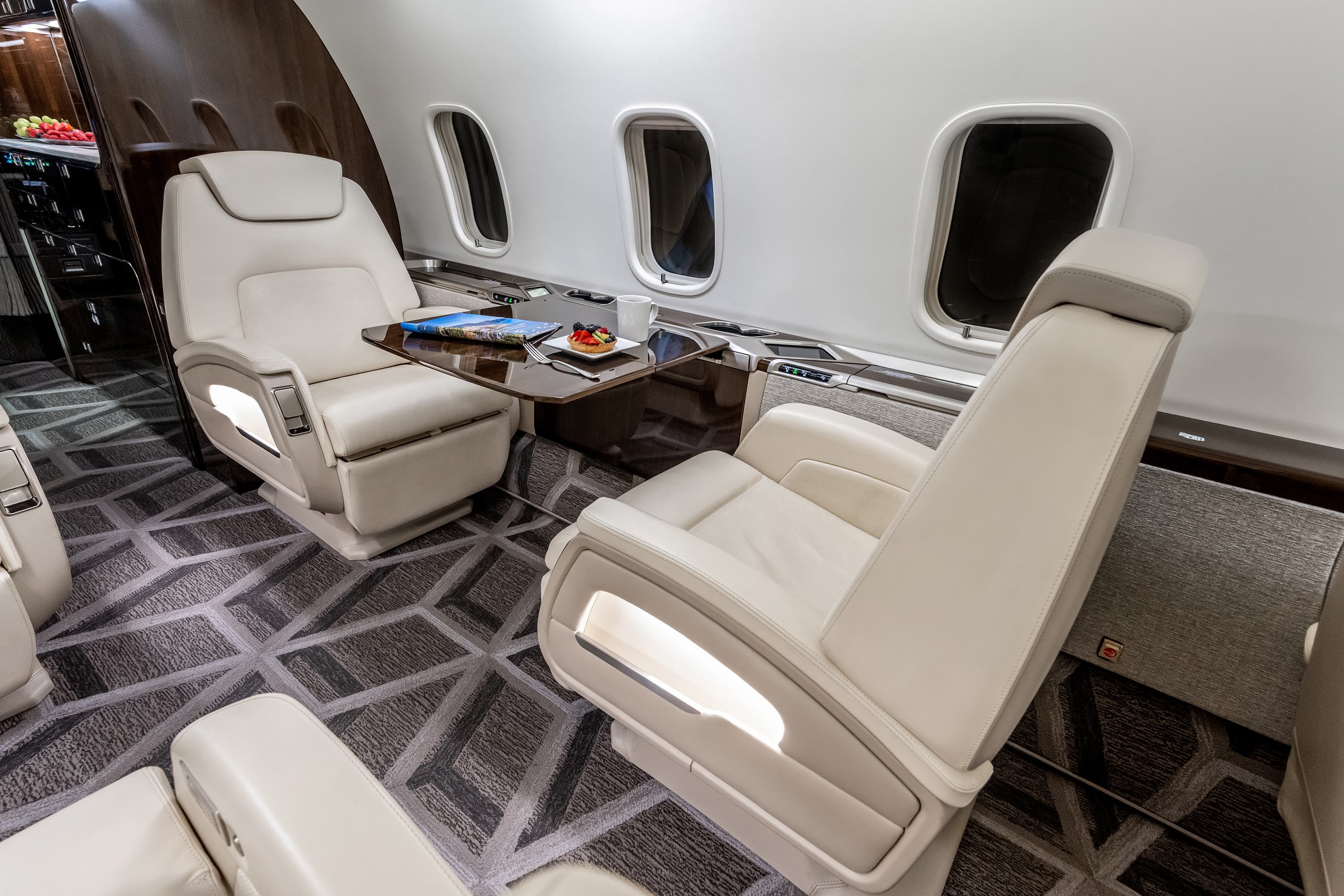 Challenger 350 N923JL