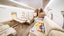 Challenger 604 N925AF