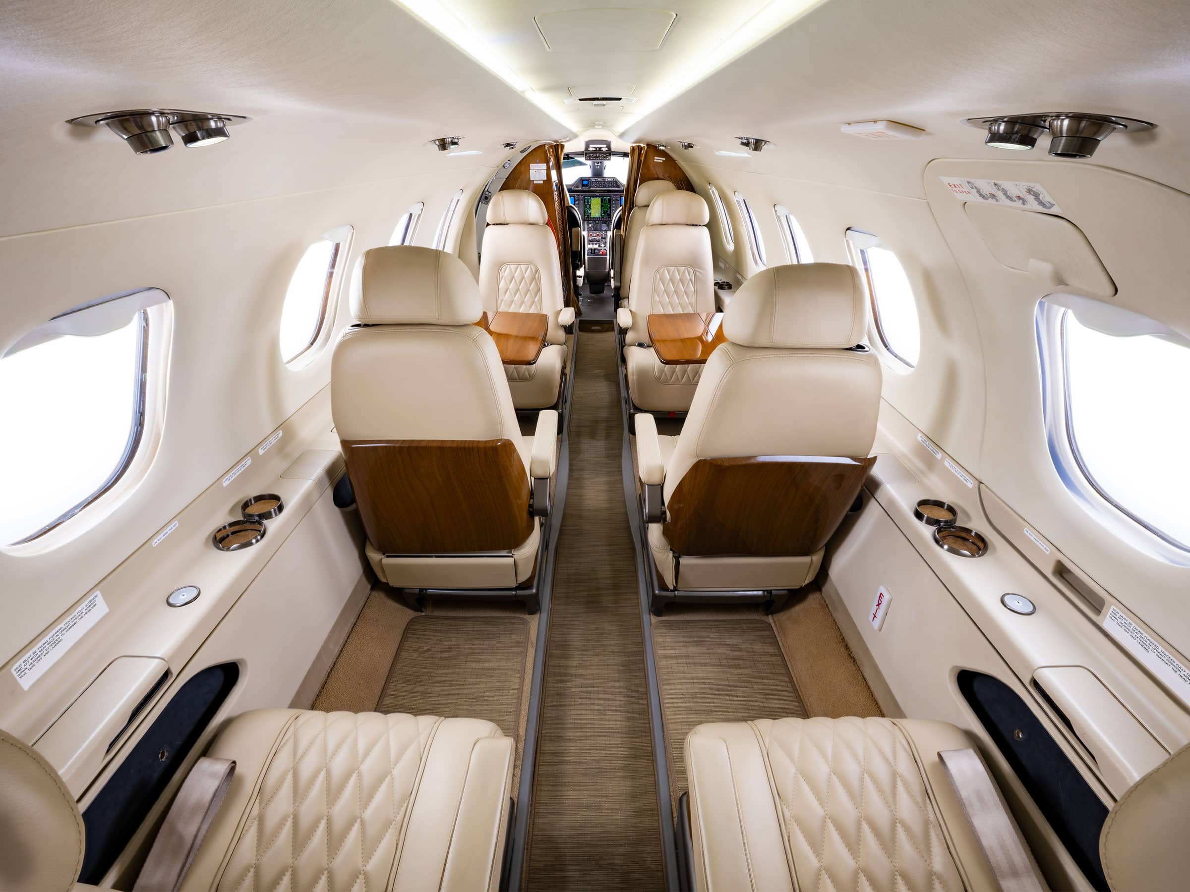 Embraer Phenom 300 N926JS
