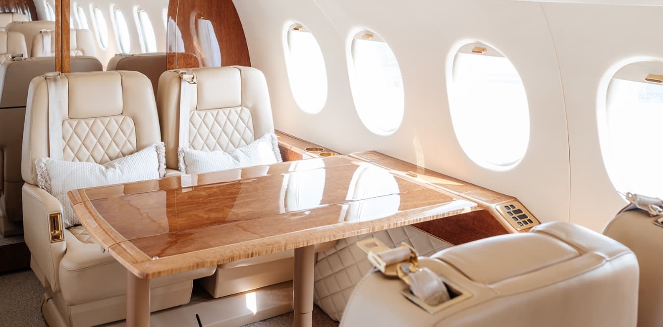 Falcon 2000 N926RC