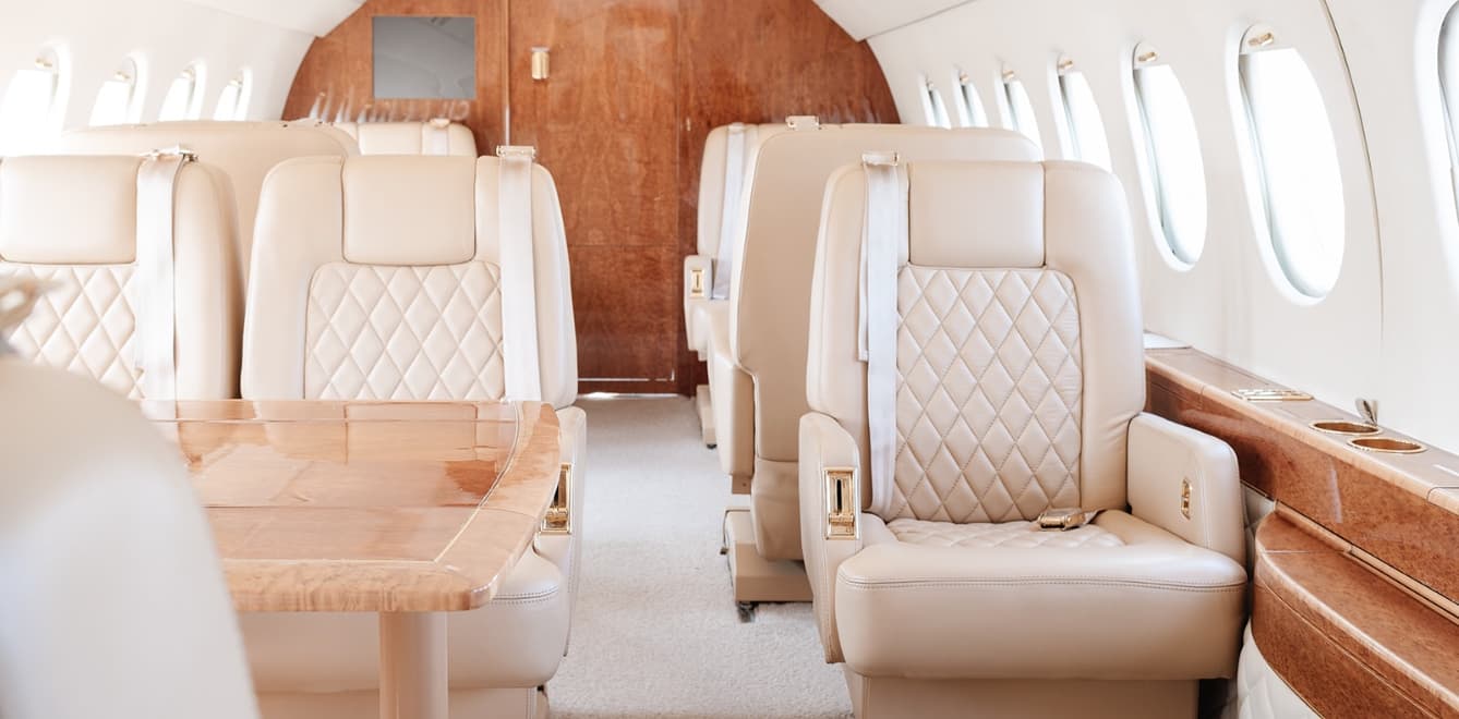 Falcon 2000 N926RC