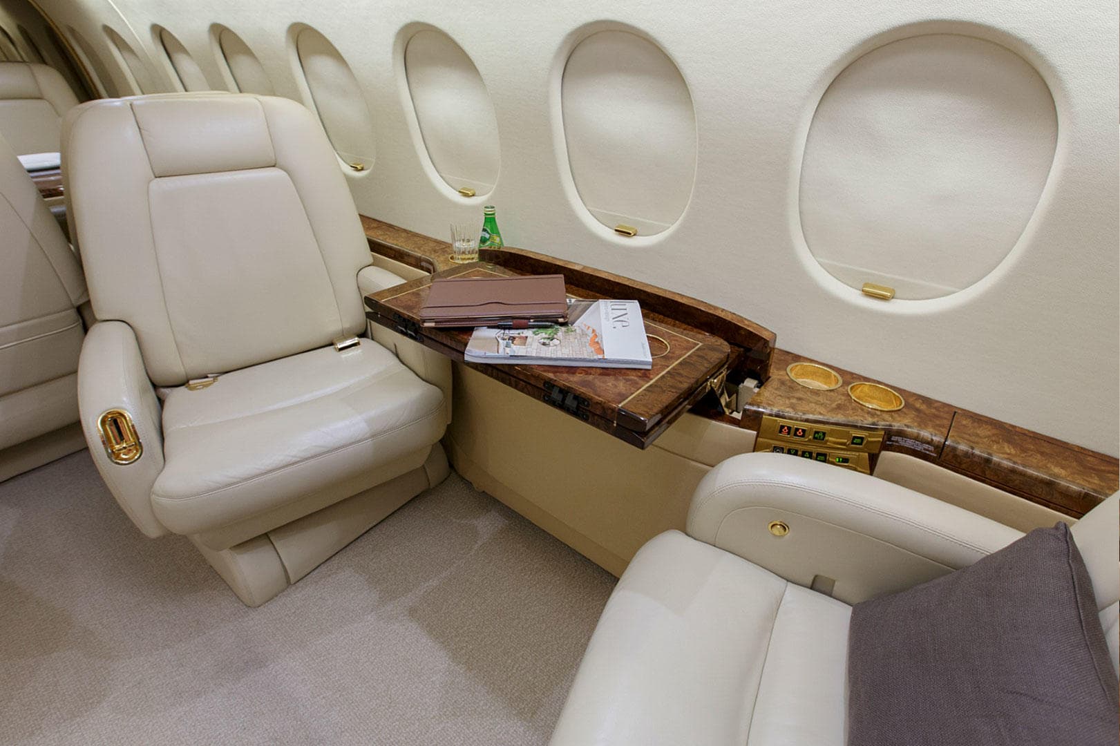 Falcon 900EX N940CL