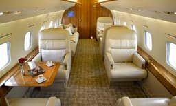 Challenger 604 N945FS