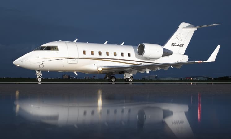 Challenger 604 N945FS