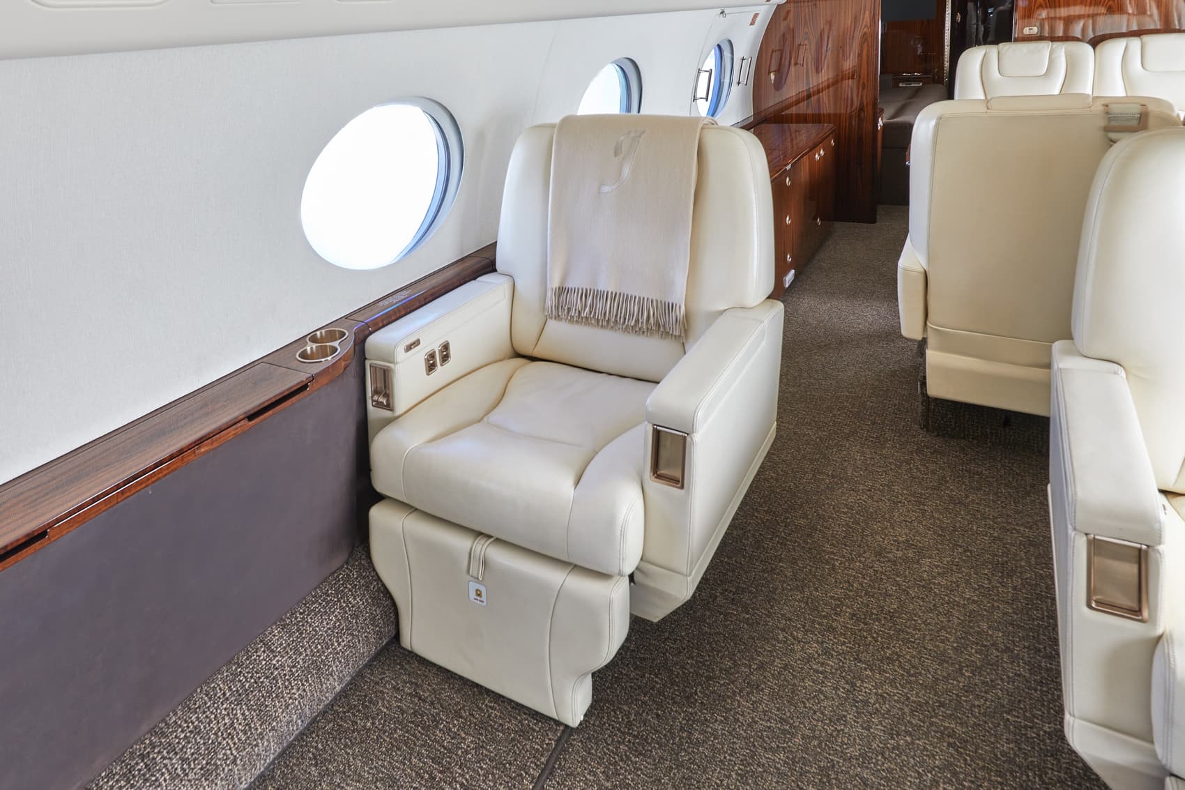 Gulfstream G550 N949FF