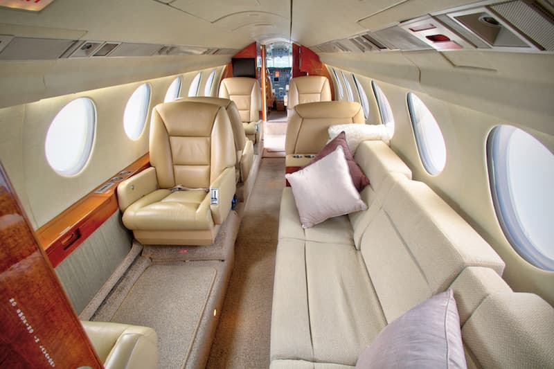 Falcon 50 N950RA