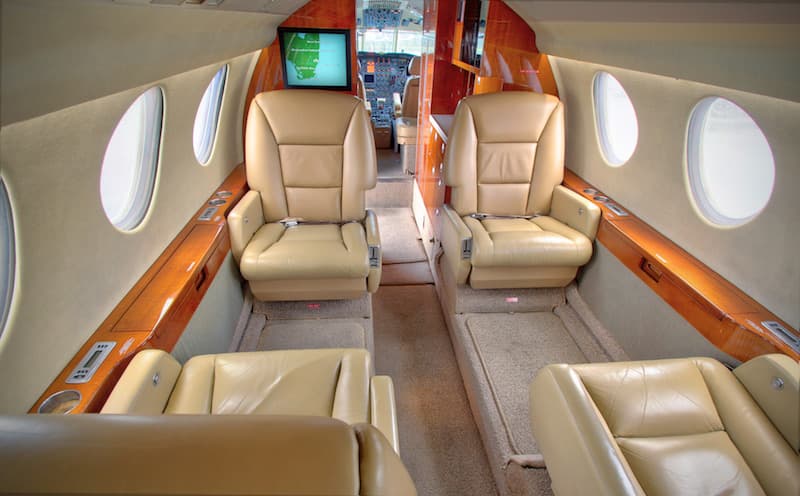 Falcon 50 N950RA