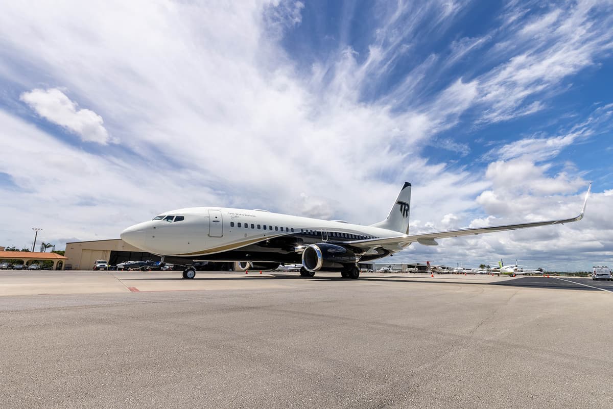 BBJ / Boeing 737-700 N950TR