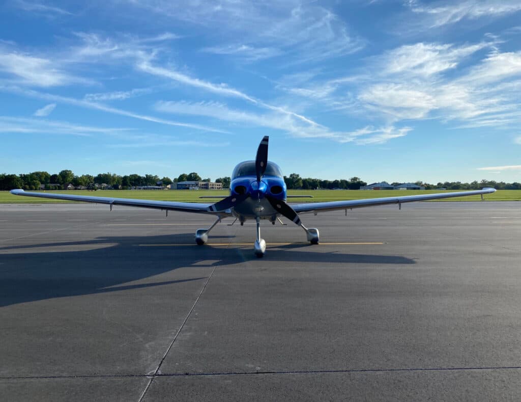 Cirrus SR22 N962MB