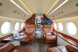 Falcon 7X N988NW