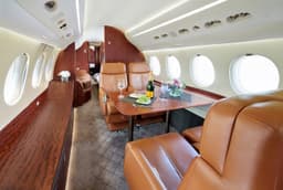 Falcon 7X N988NW
