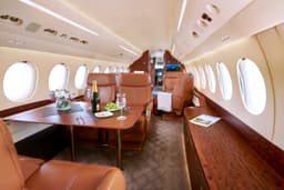 Falcon 7X N988NW