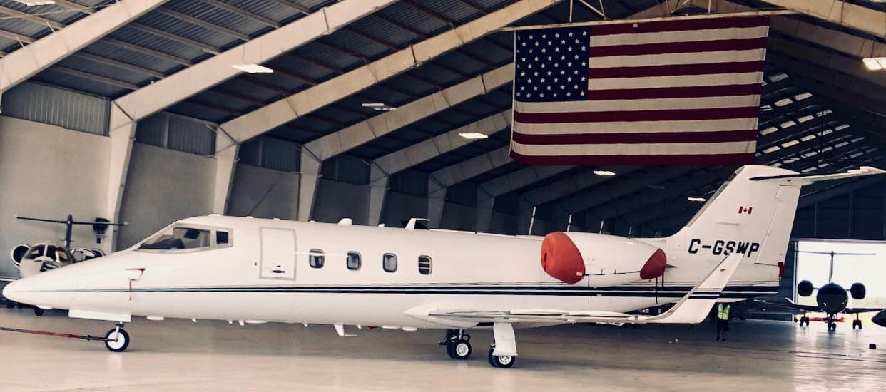 Learjet 55 N989AW