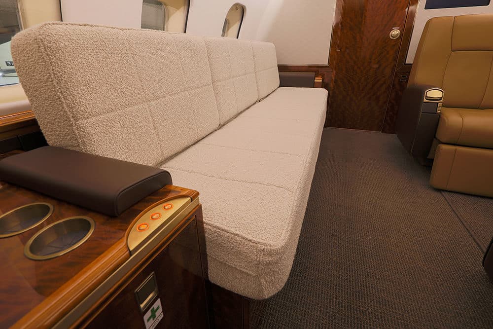 Global 5000 N989JR