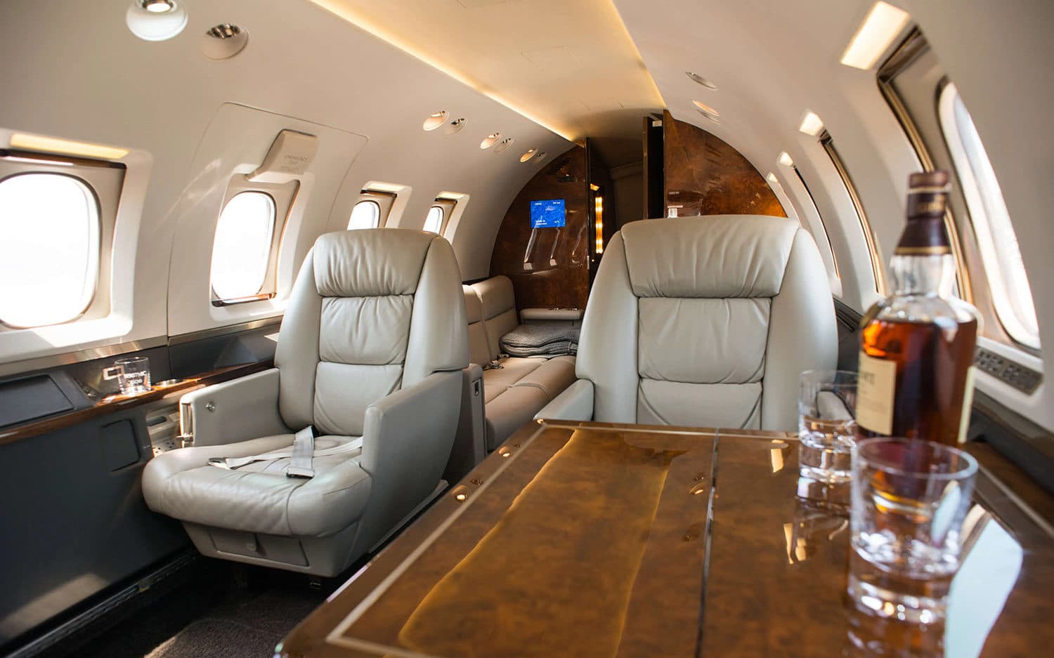 Hawker 800XP N989ST