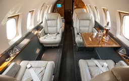 Hawker 800XP N989ST