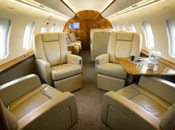 Challenger 605 N999MY