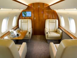 Challenger 605 N999MY
