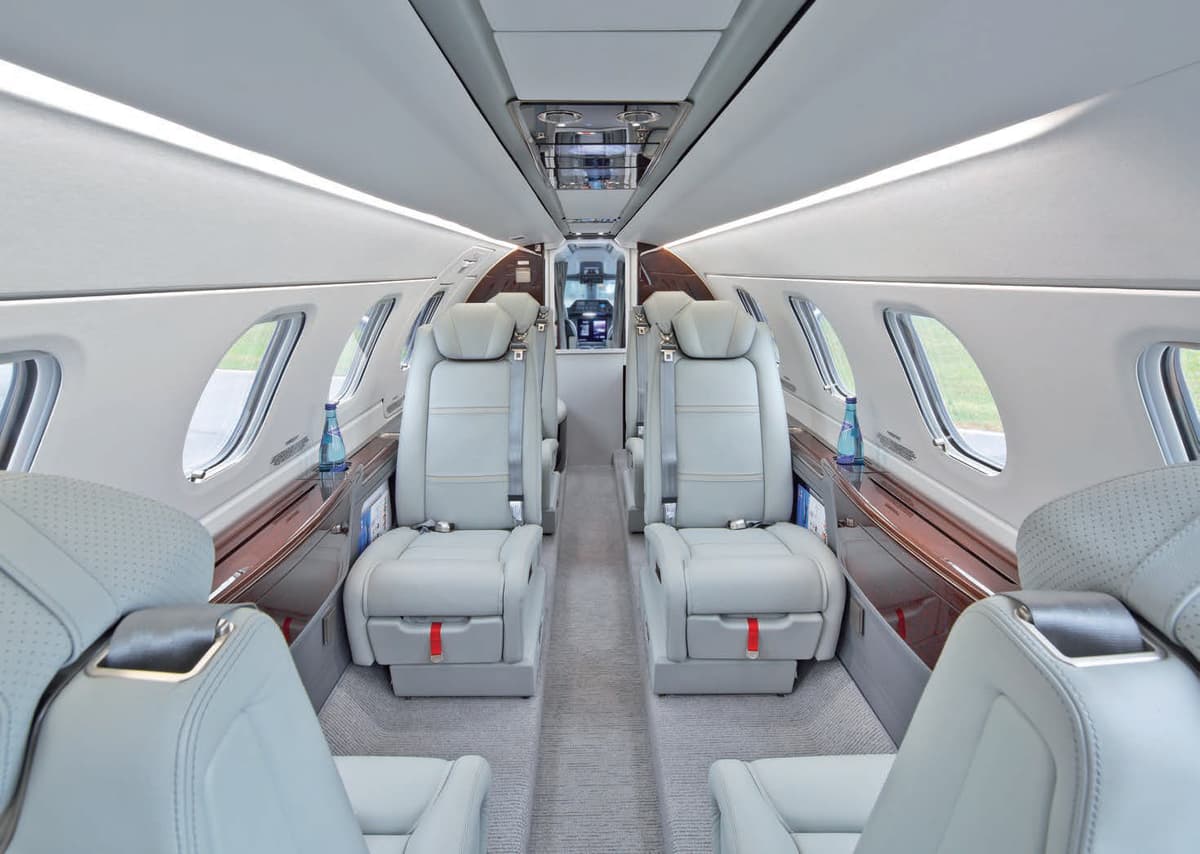 Embraer Phenom 300 OE-GBH
