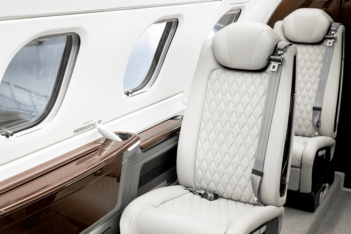 Embraer Phenom 300 OE-GTA