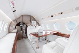 Falcon 2000LX OE-HMR