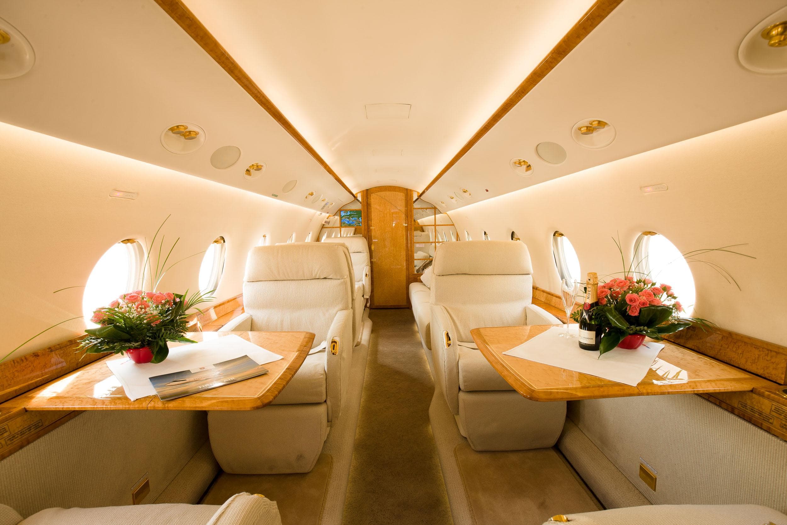 Gulfstream G200 OE-HTI