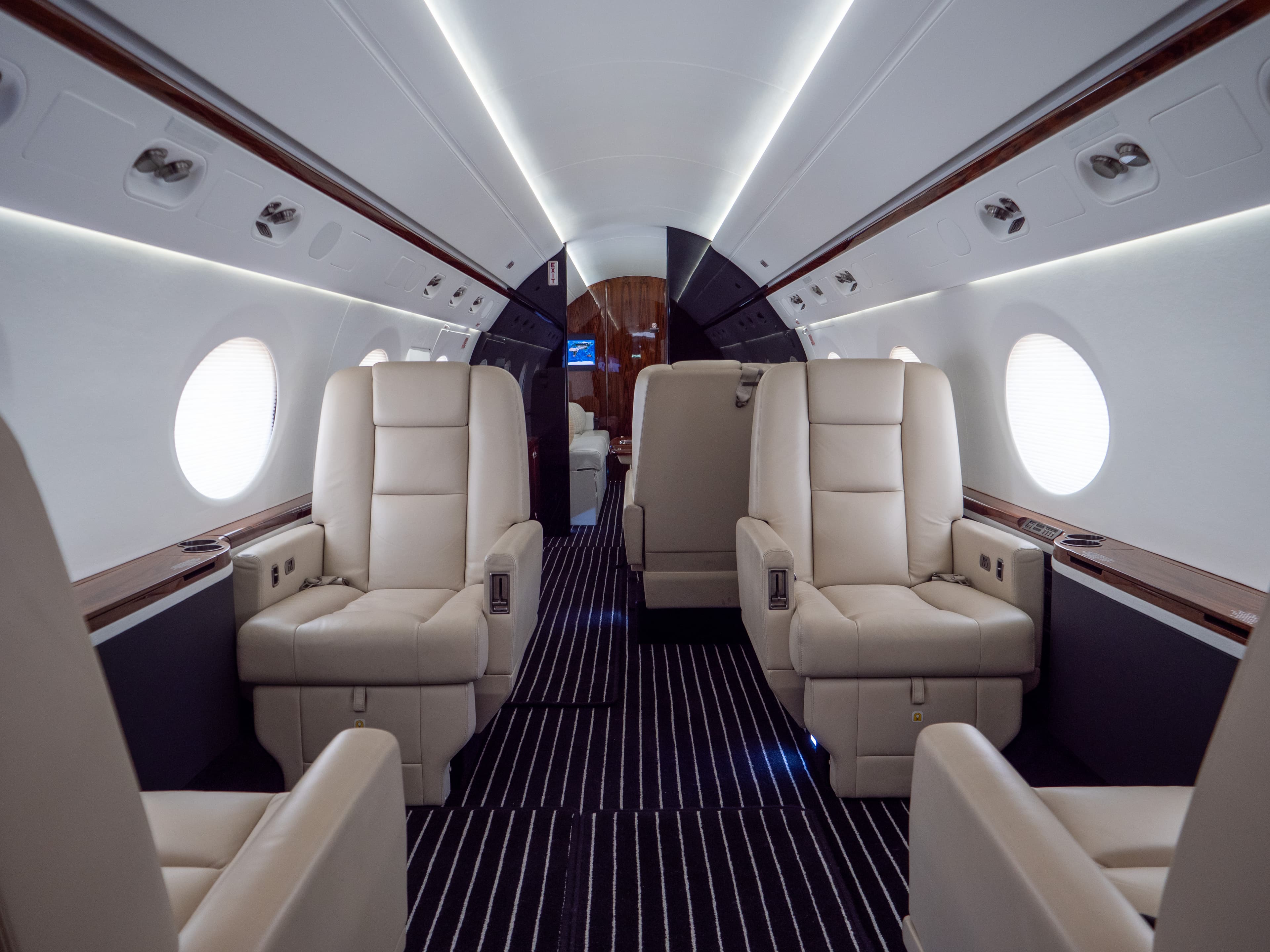 Gulfstream G550 OE-IKG