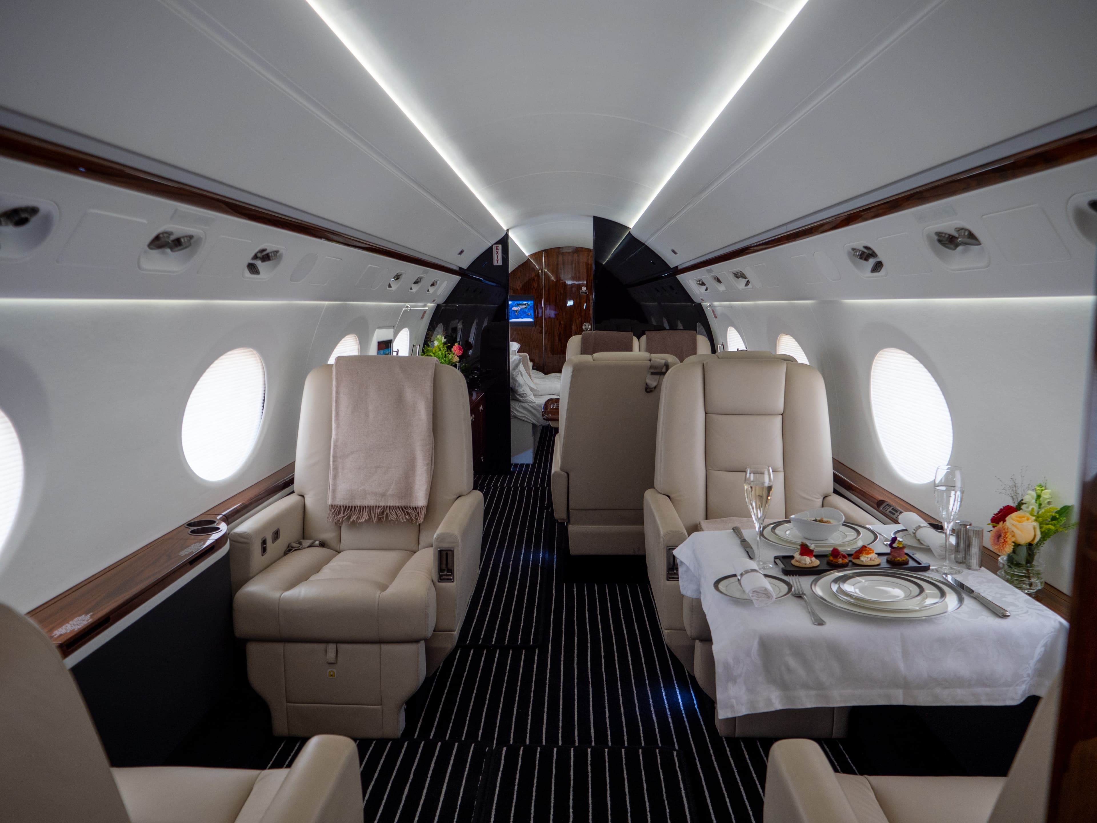 Gulfstream G550 OE-IKG