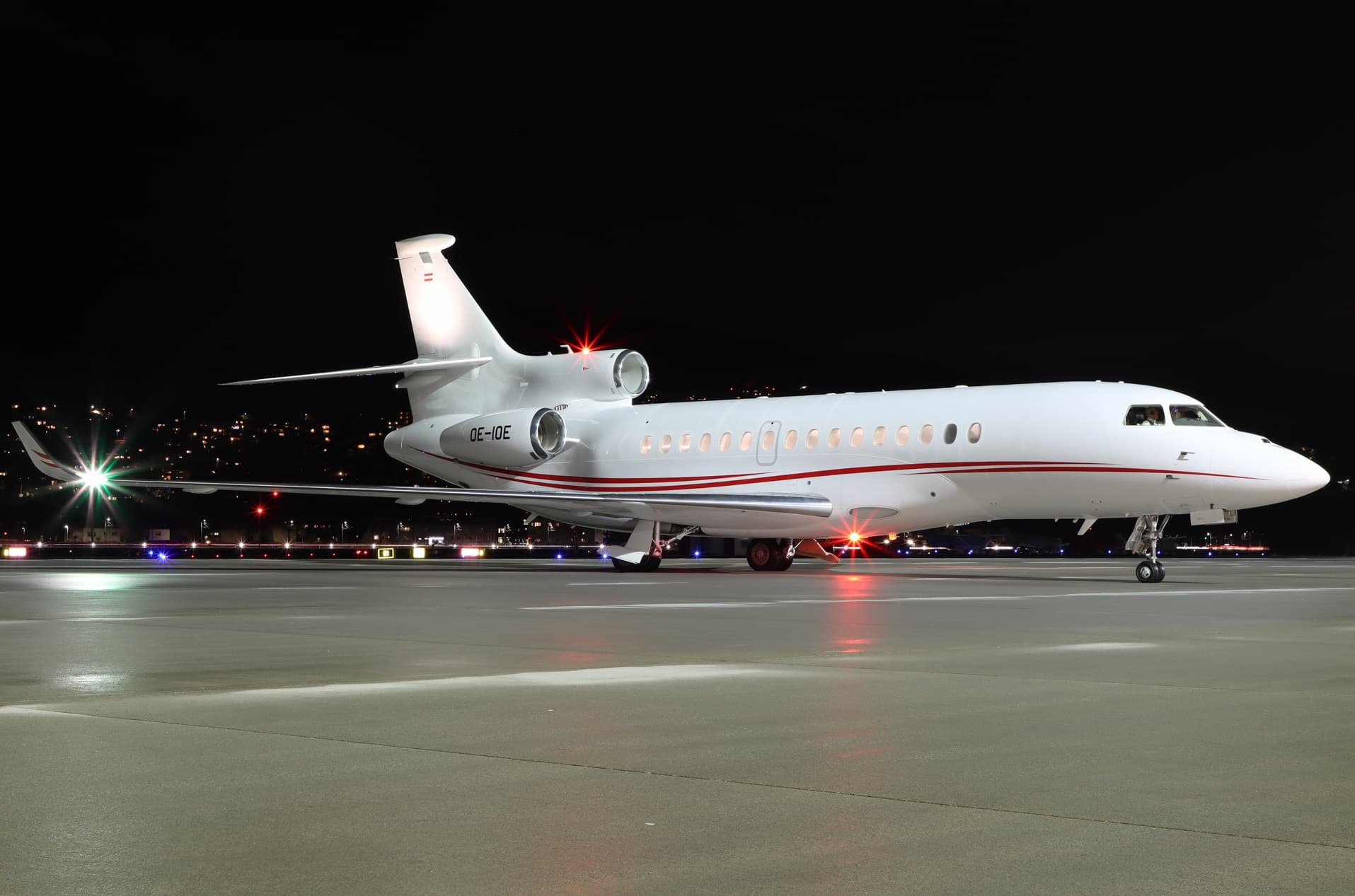 Falcon 8X OE-IOE