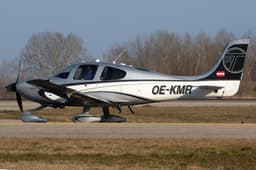 Cirrus SR22 OE-KMR