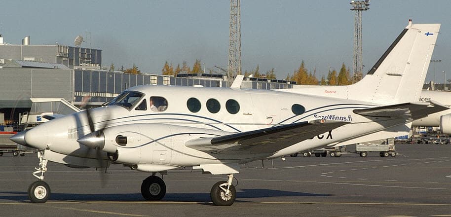Beechcraft King Air 90 OH-BCX