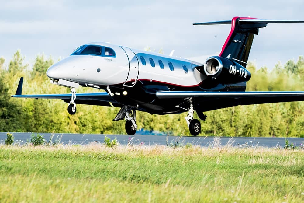 Embraer Phenom 300 OH-TFA