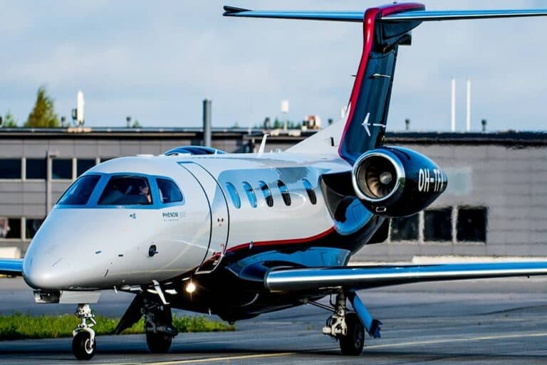Embraer Phenom 300 OH-TFA