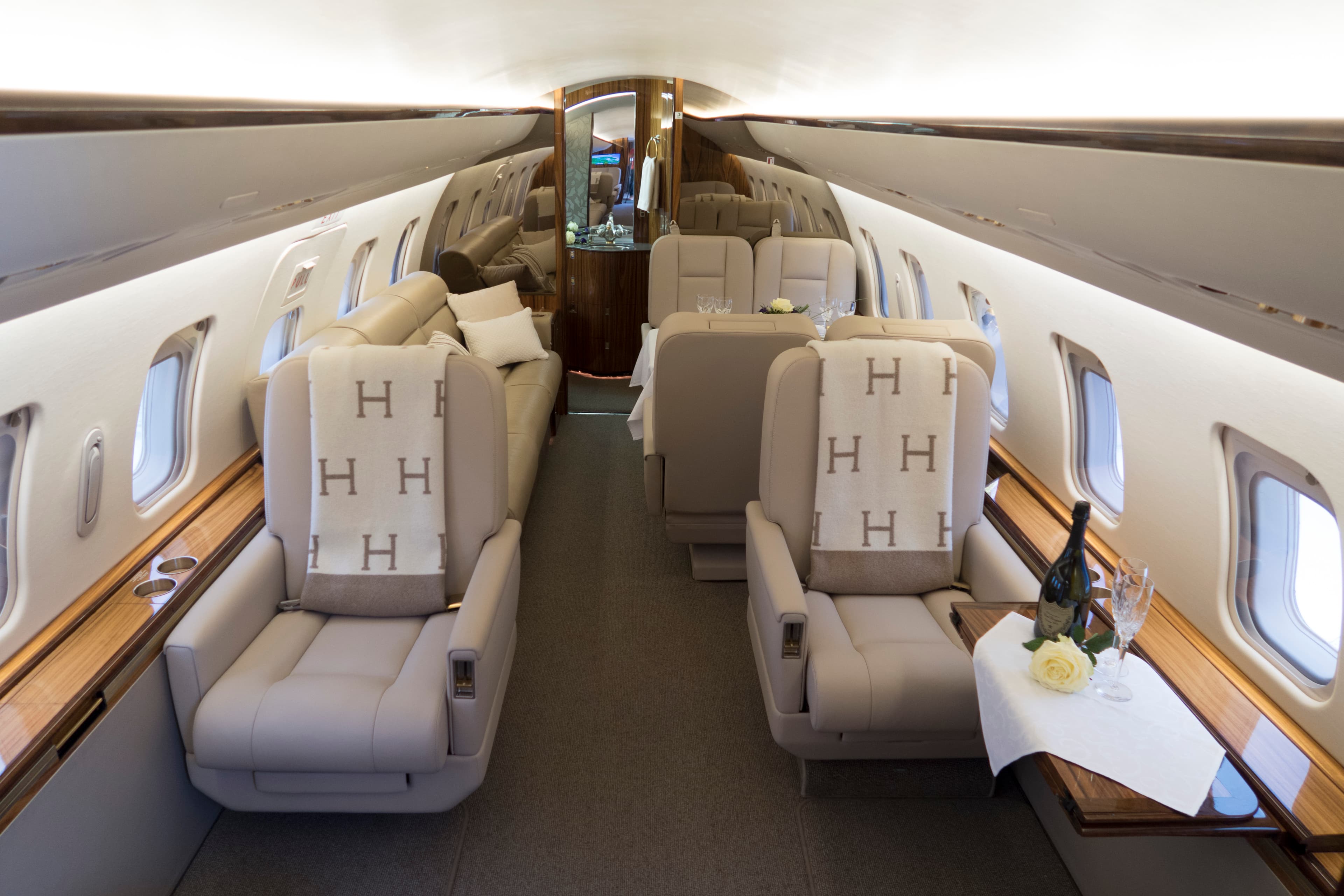 Challenger 604 OH-WIC