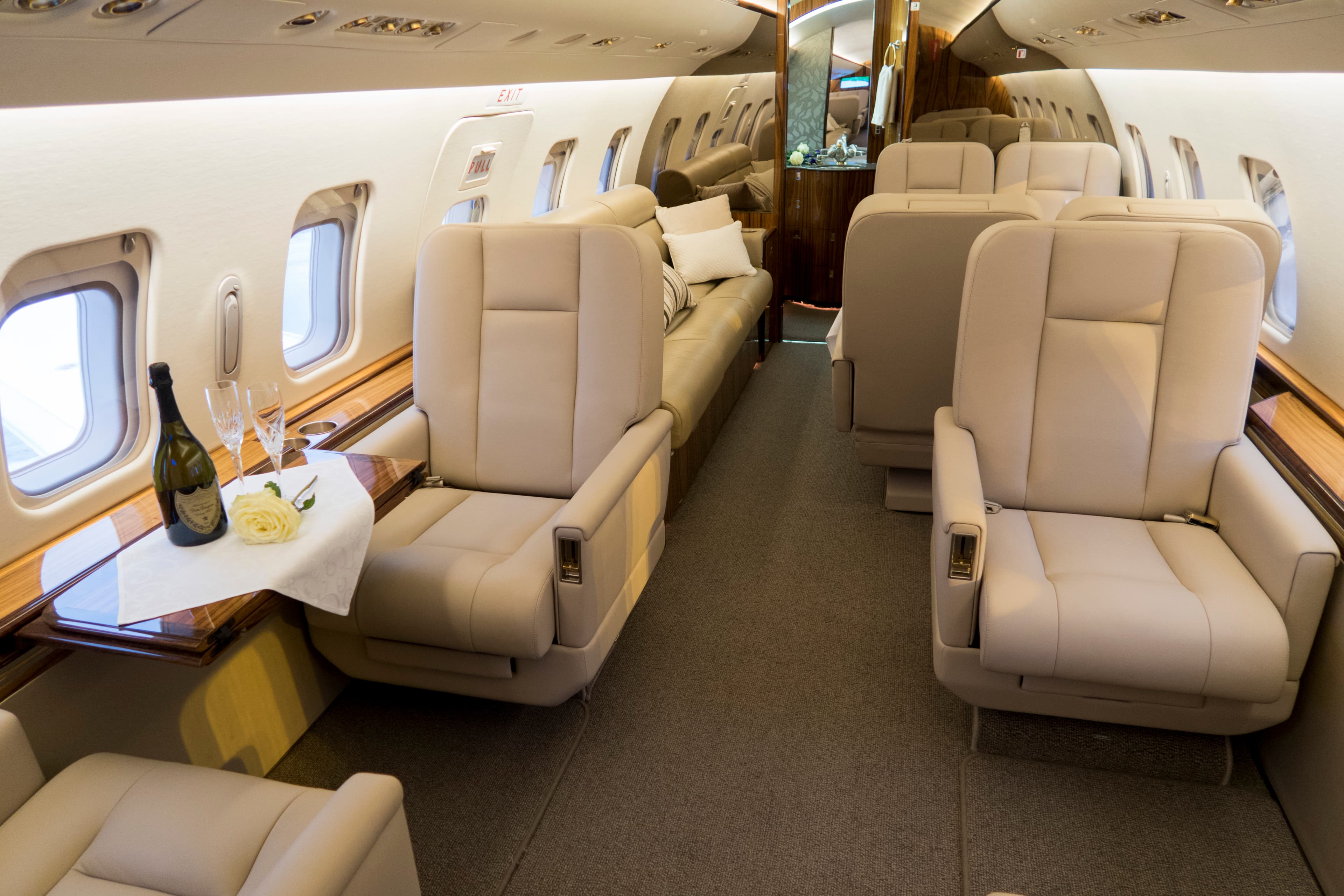 Challenger 604 OH-WIC