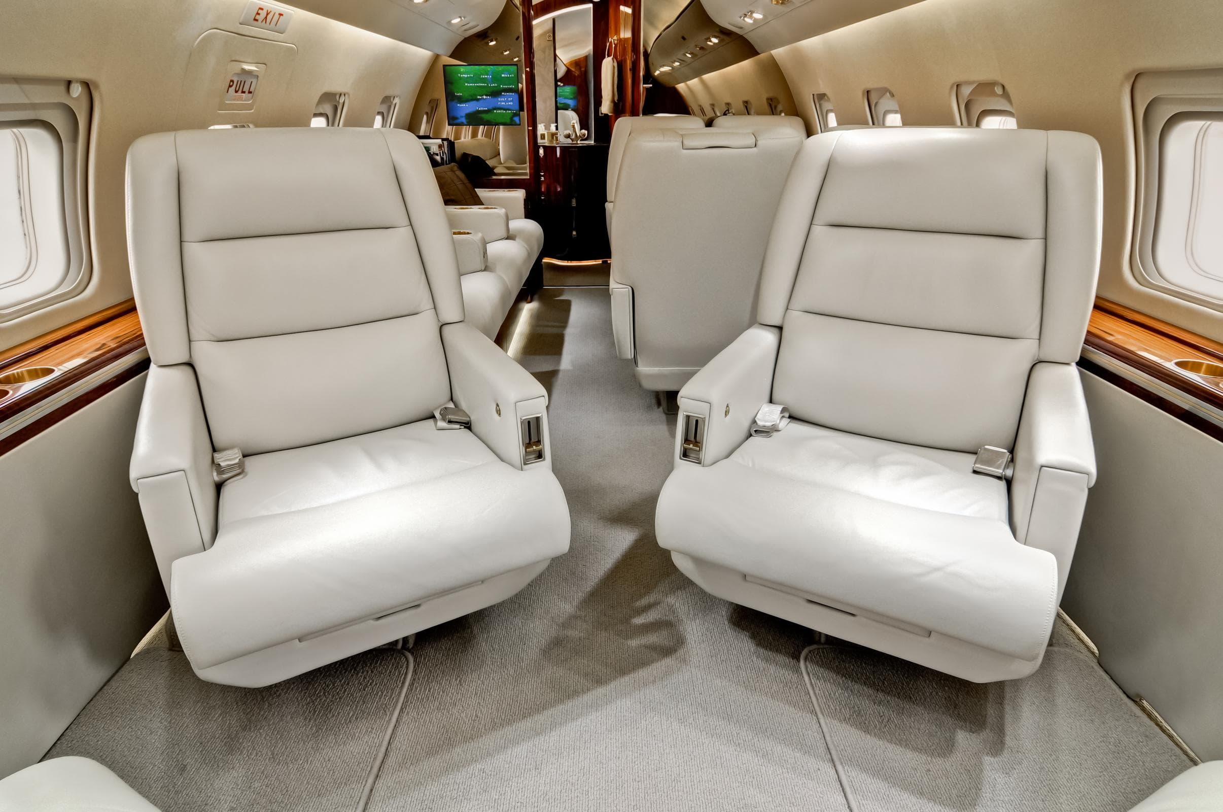 Challenger 604 OH-WII