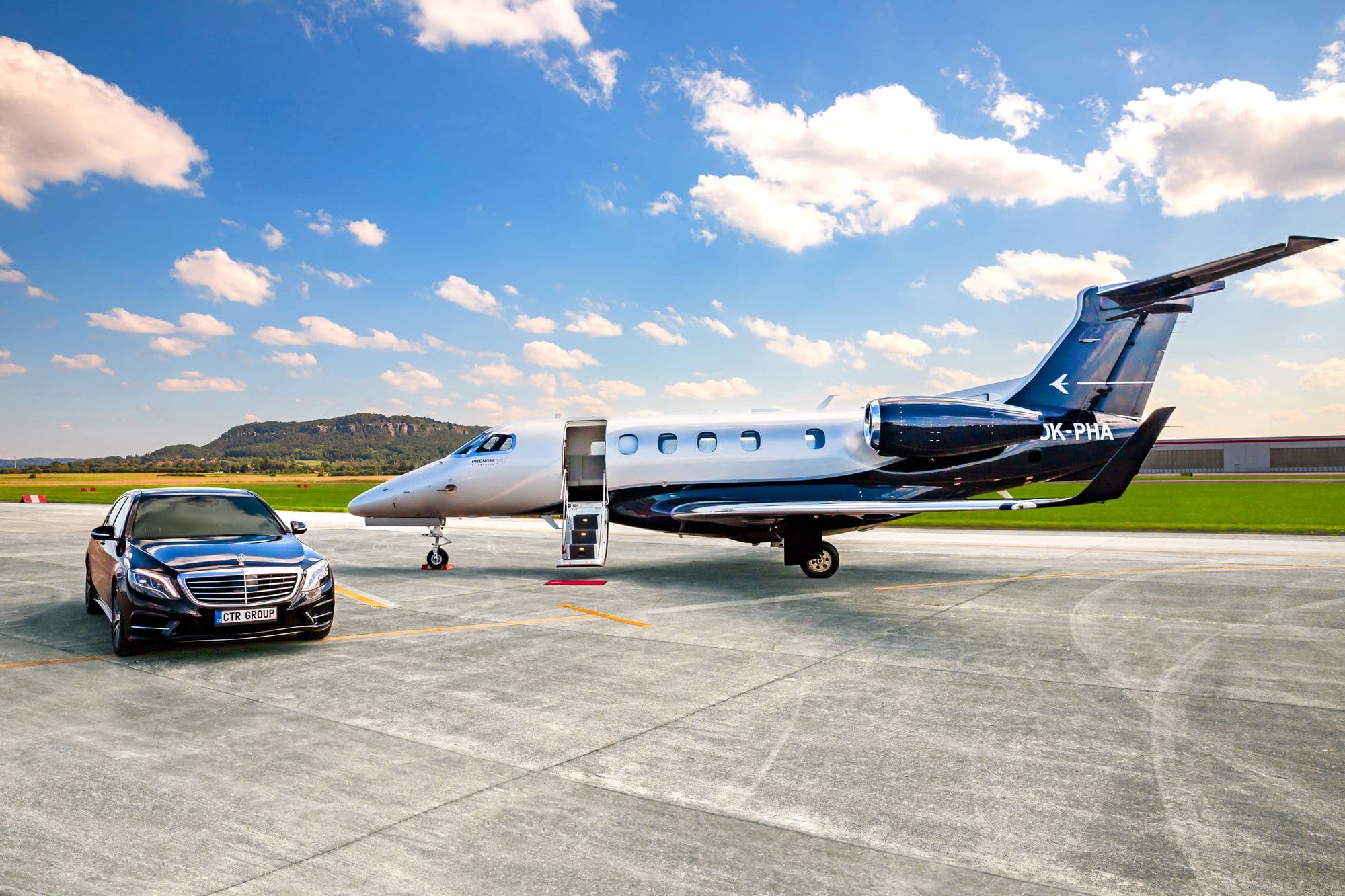Embraer Phenom 300 OK-PHA