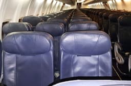 Boeing 737-800 OM-GTE