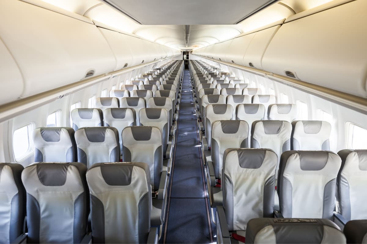 Boeing 737-800 OM-GTF