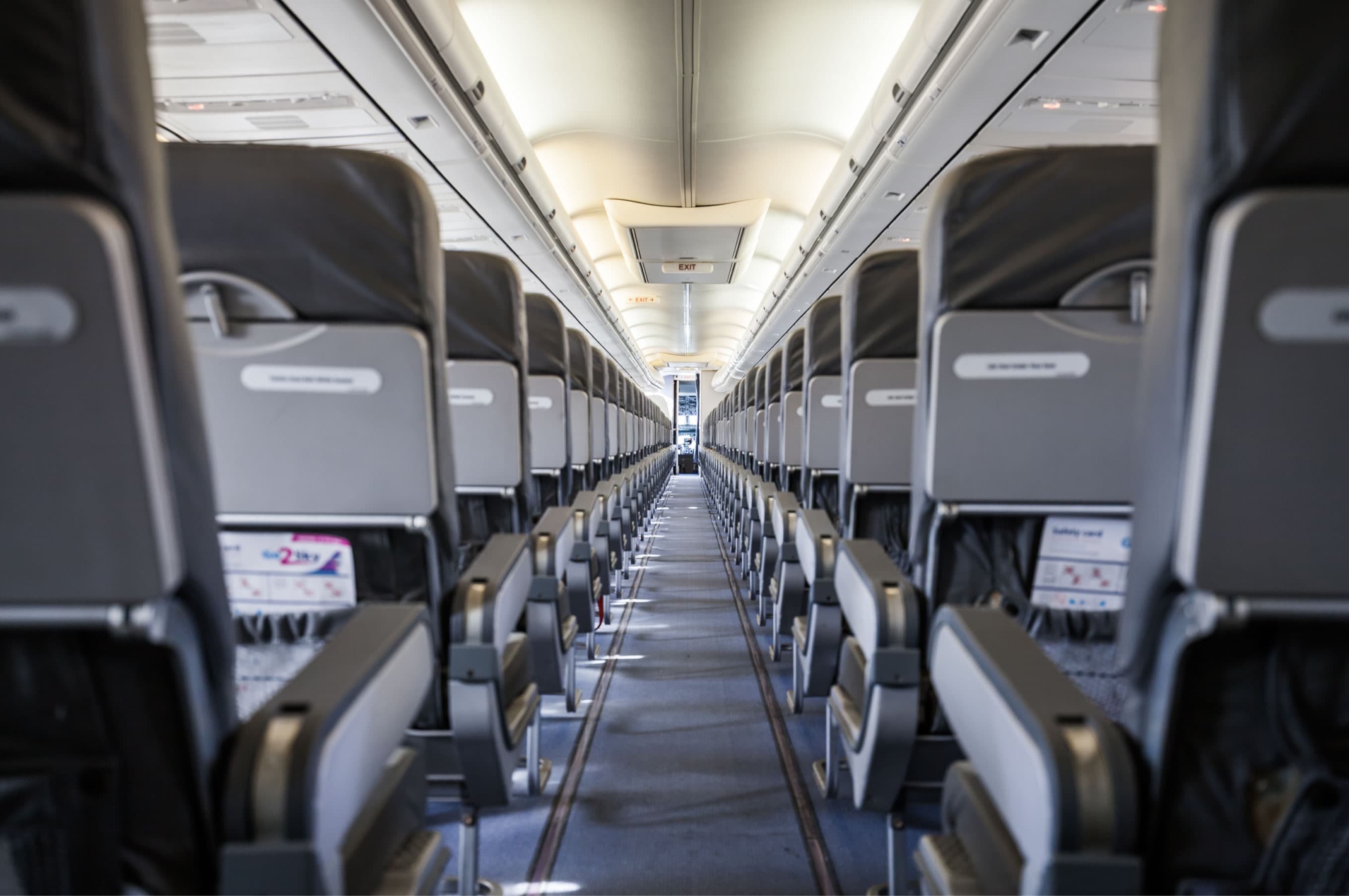 Boeing 737-800 OM-GTF