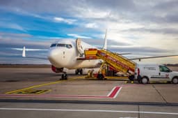 Boeing 737-800 OM-GTG
