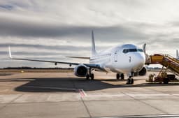 Boeing 737-800 OM-GTH